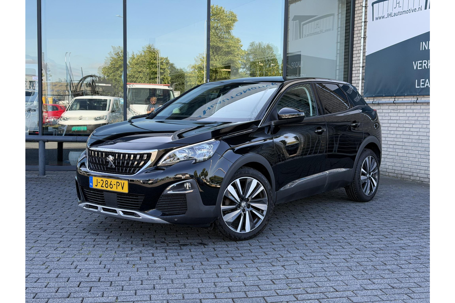 Peugeot 3008 1.2 Allure*130PK*ECC*CRUISE*NAVI*CARPLAY*